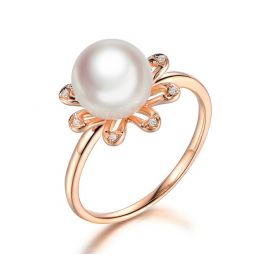Bague fleur des neiges. Or rose, pétales de diamants