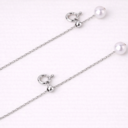 Chaîne maille forçat. Or blanc 18cts, 35-45cm, ajustable. 1.0gr