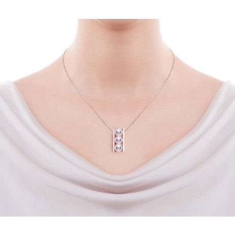 Pendentif et Boucles Otohiko. Perles Akoya, Or blanc, diamants