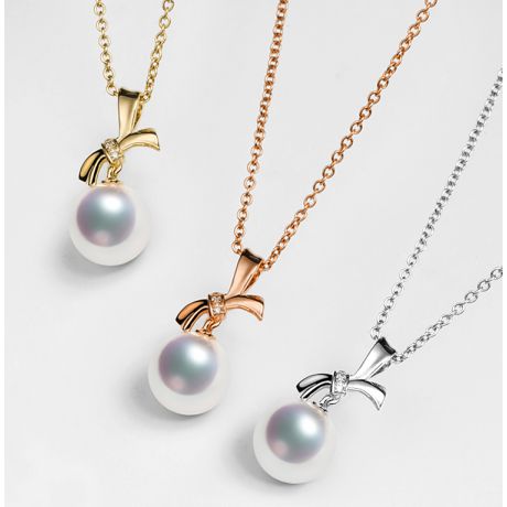 Pendentif Noeud avec ganse. Perle Akoya, Or jaune, Diamants