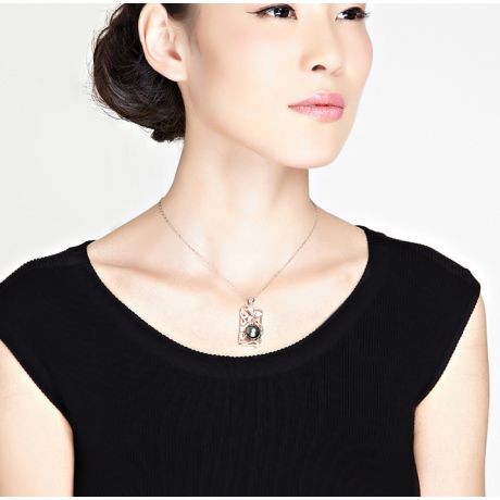 Pendentif Orchidée en perle de Tahiti, Or blanc et diamants