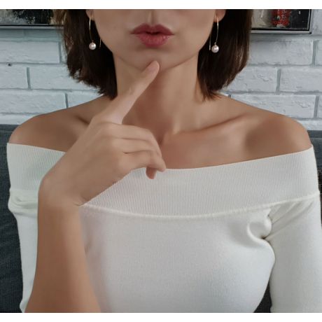 Crochet d'oreille Perle Akoya, Or Jaune. Less is more. Minimaliste