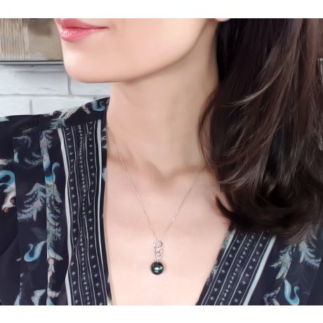 Pendentif Eubée I 3 anneaux Or blanc, diamants, Perle Tahiti