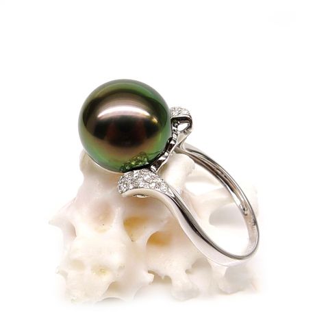 Bague solitaire standing avec sa perle de Tahiti - Or blanc, diamants