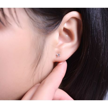 Puces diamants taille princesse 0.20ct. Or blanc. Personnalisable