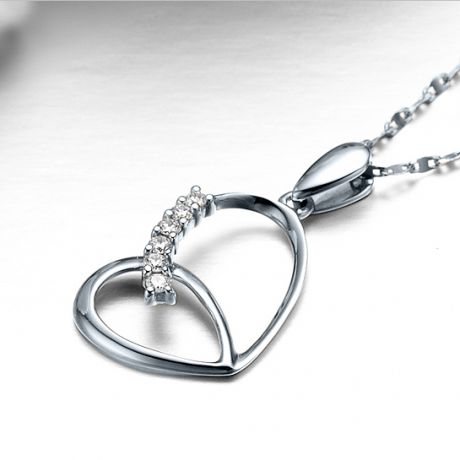 Pendentif coeur de  papillon - Or blanc, diamants