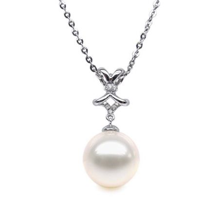 Pendentif ganse classique - Or blanc, diamants monté d'une perle