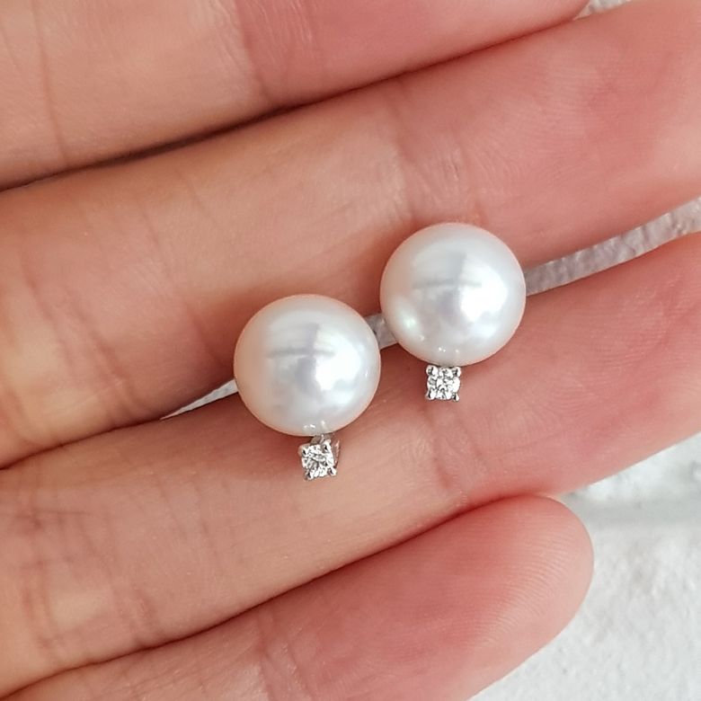 Boucles oreilles perles et puces diamants. Or blanc - 4