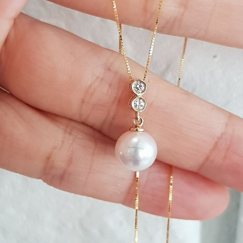 Pendentif perle Akoya 8/8.5mm. Or jaune, sertis 2 diamants - 6