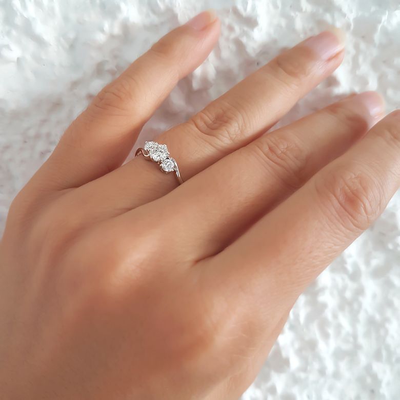 Solitaire trilogie or blanc - Bague de fiançaille 3 diamants | Trilogie - 6