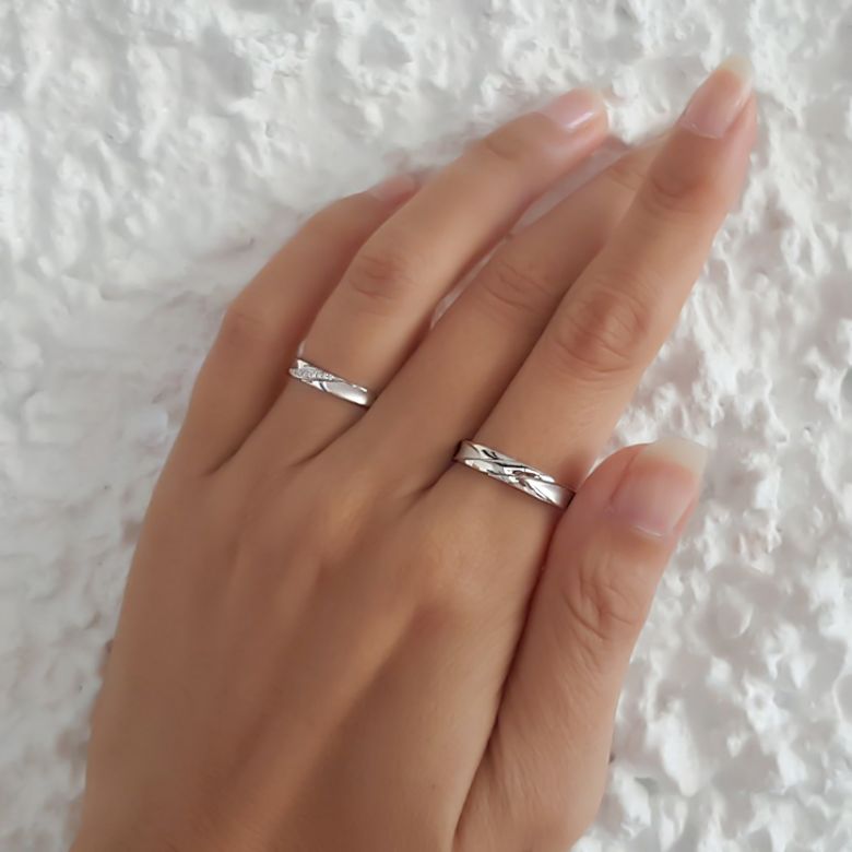 Duo d'alliances prestige - Design en diagonale -  Platine, diamants - 5