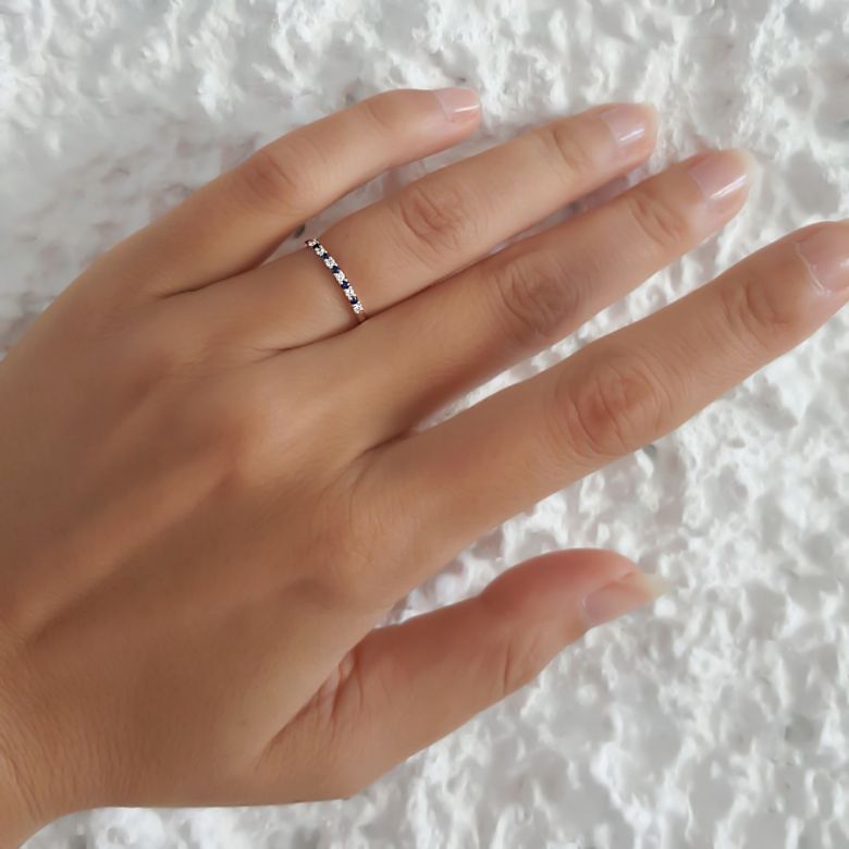 Anneau Diamants et Saphirs en alternance - Or blanc 18 carats - 8