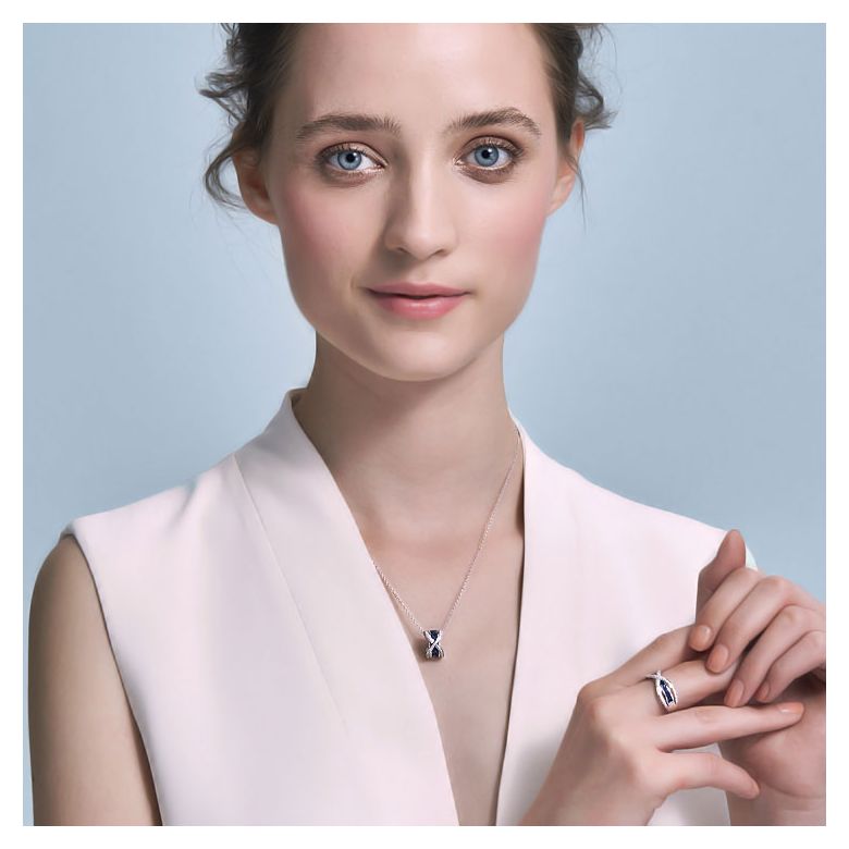 Pendentif sens de nos vies. En diamants, saphirs et or blanc - 3