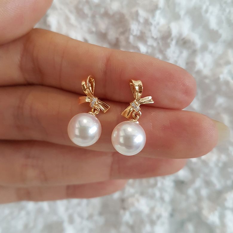 Boucles oreilles perles Akoya. Or jaune, diamants. Rubans, ganses - 2