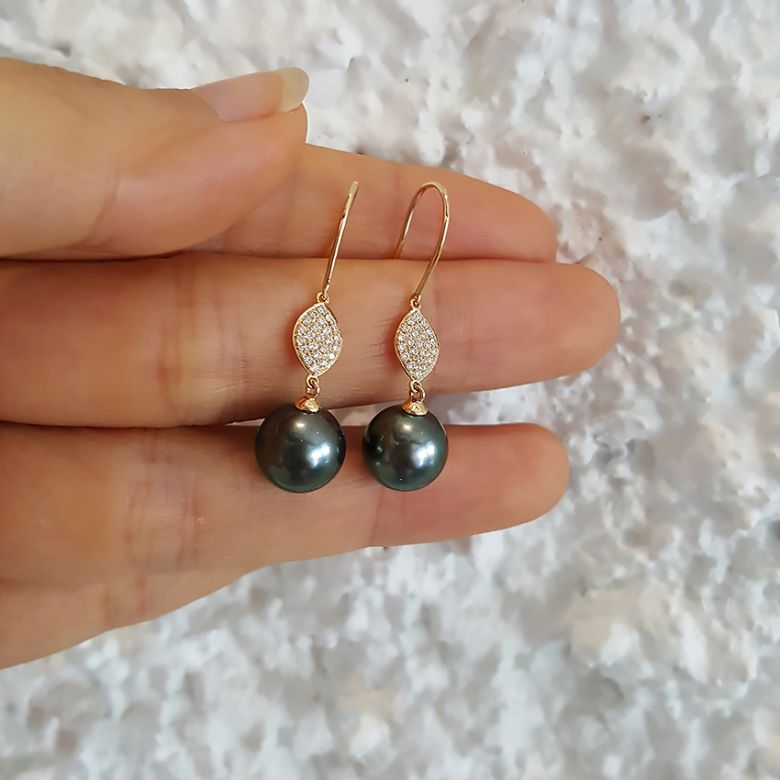 Boucles oreilles - Crochets perles de Tahiti -  Or jaune, diamants pavés - 5