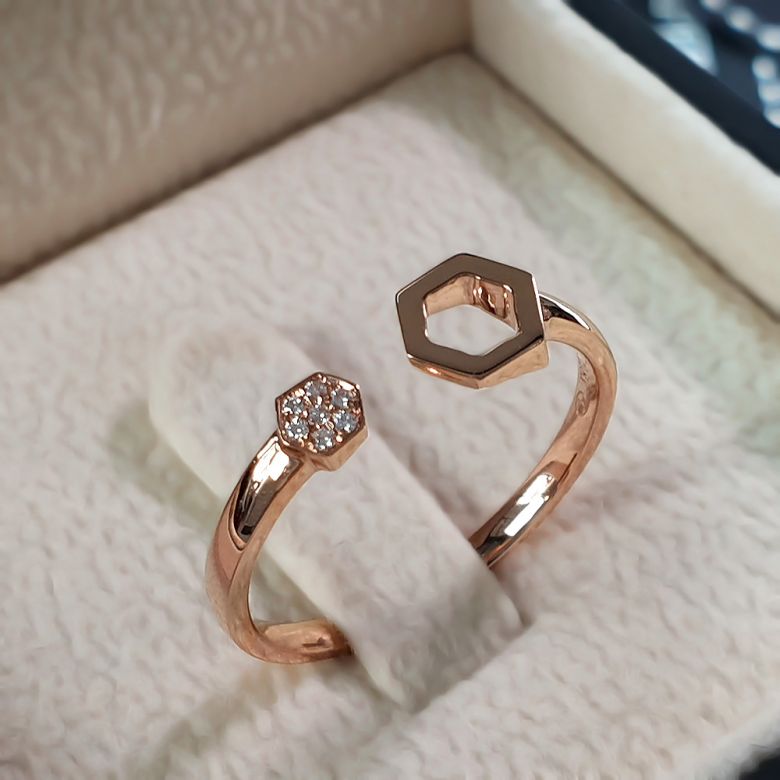 Bague ouverte hexagone. Or rose 18cts, diamants 0.030ct - 1