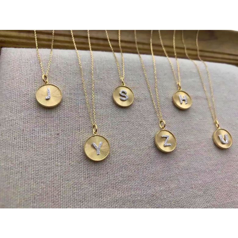 Pendentif Lettre de l'Alphabet - Vos initiales diamantées autour du cou - 20