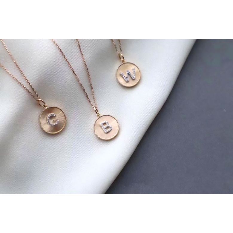 Pendentif Lettre de l'Alphabet - Vos initiales diamantées autour du cou - 22