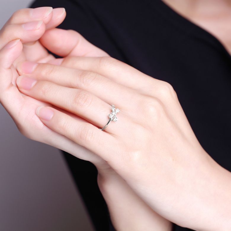 Bague petit noeud Or blanc 18cts. Diamants 0.080ct - 4