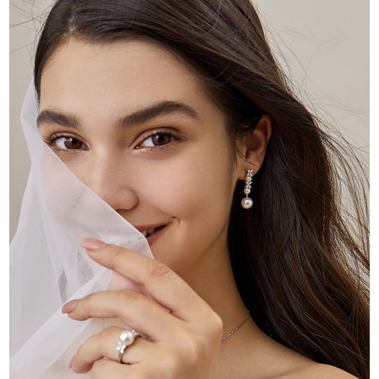 Boucles Oreilles Symphonie Nuptiale. Pendants Or blanc, diamants, perles Akoya - 2