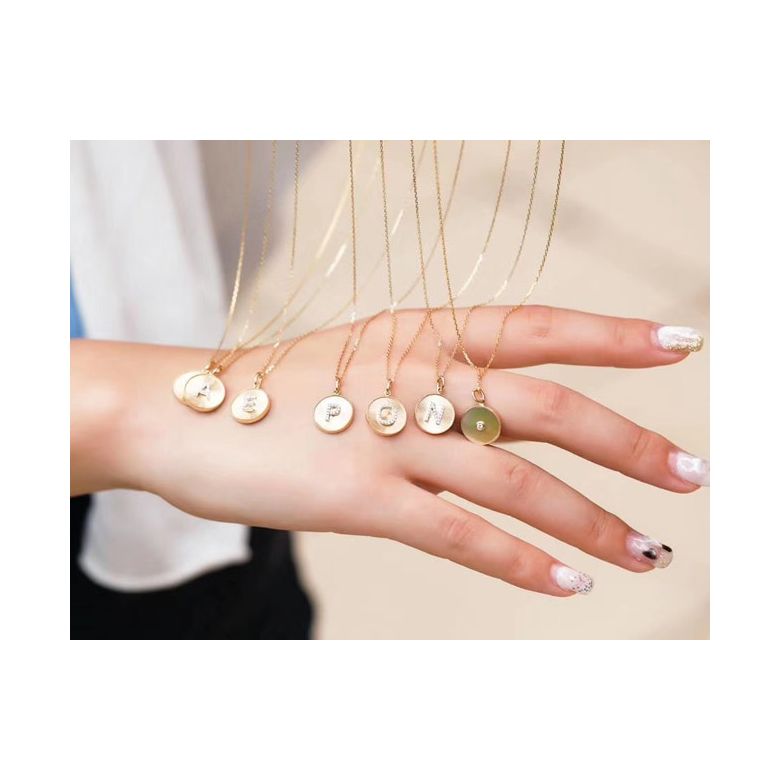 Pendentif Lettre de l'Alphabet - Vos initiales diamantées autour du cou - 9