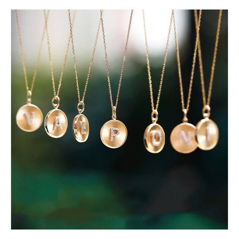 Pendentif Lettre de l'Alphabet - Vos initiales diamantées autour du cou - 1