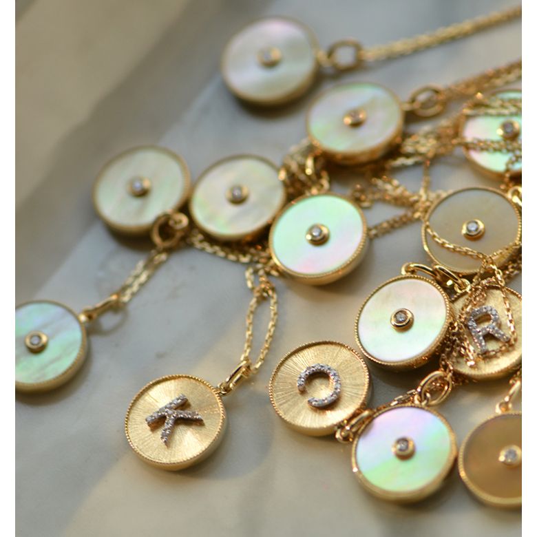 Pendentif Lettre de l'Alphabet - Vos initiales diamantées autour du cou - 2